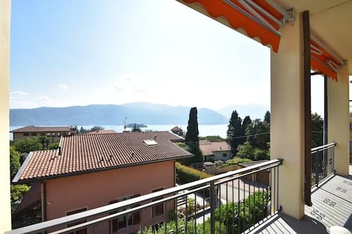 Apartment in a Prime Location on Lake Maggiore
