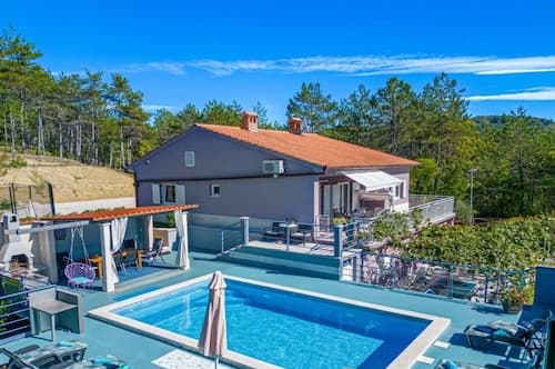 Grace Comfortable Holiday Residence