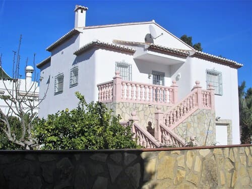 Belvilla by OYO Villa Josefina