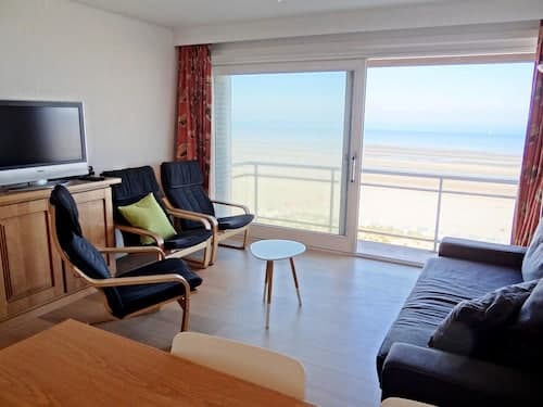 Apartment in Nieuwpoort by the Beach
