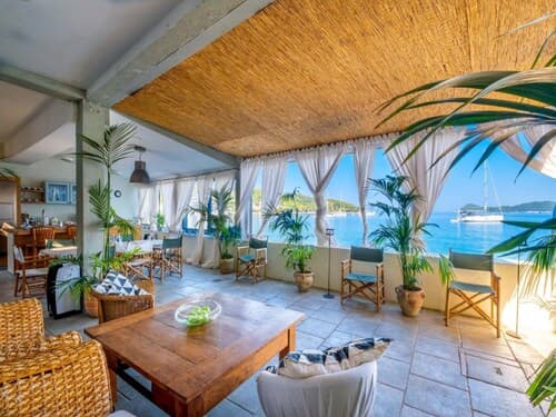Villa Lola - Four Bedroom Villa With Sea View