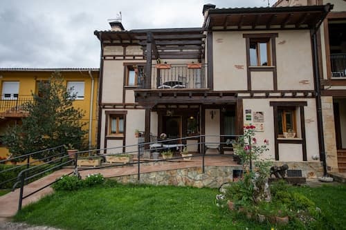 Chalet in Toba With Garden & Fireplace