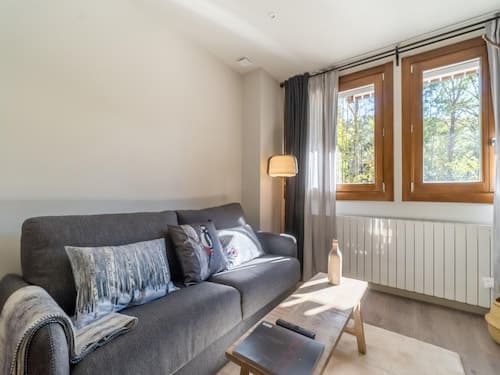 Stone Home in Benasque Near Scenic Lake