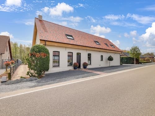 Lush Holiday Home in Limburg With Jacuzzi