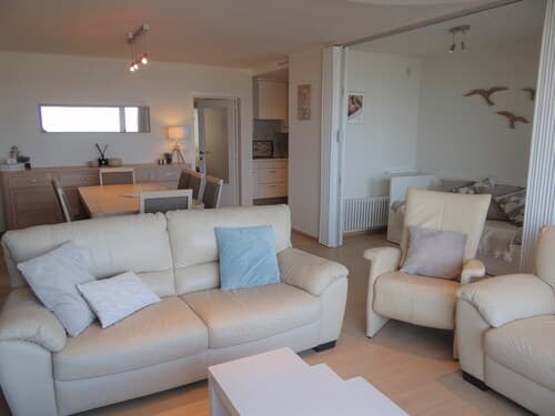 Coastal Comfort With Views