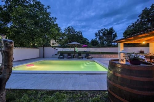 Villa G With Pool in Barban
