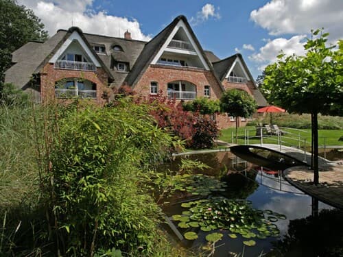 11 Bohler Brise Modern Retreat