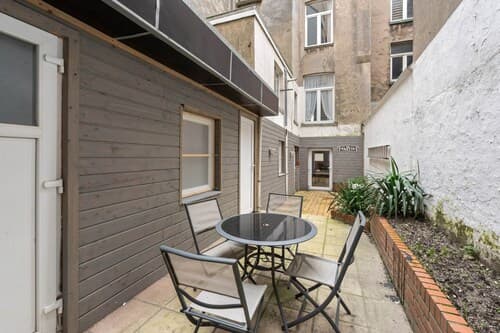 Spacious Seafront Apartment
