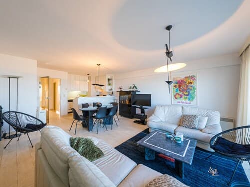 Beautiful Apartment on the 4th Floor With Garage