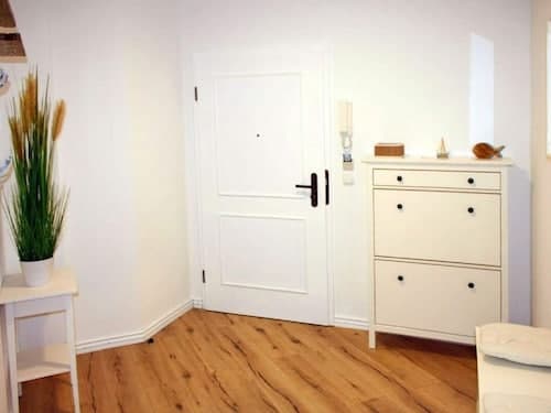 Comfy Apartment With 1 Bedroom and Balcony 134