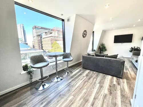 Remarkable 2-bed Apartment in Liverpool