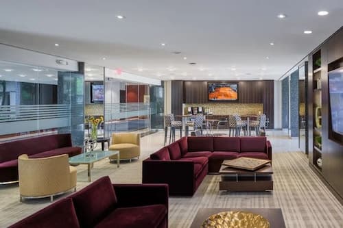 Crystal City Apartments near 20th Street - We Host