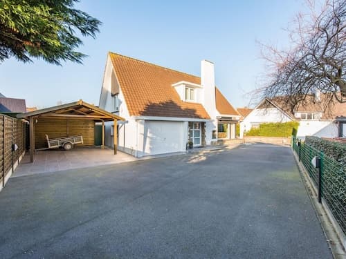 Villa in Koksijde Near the Sea