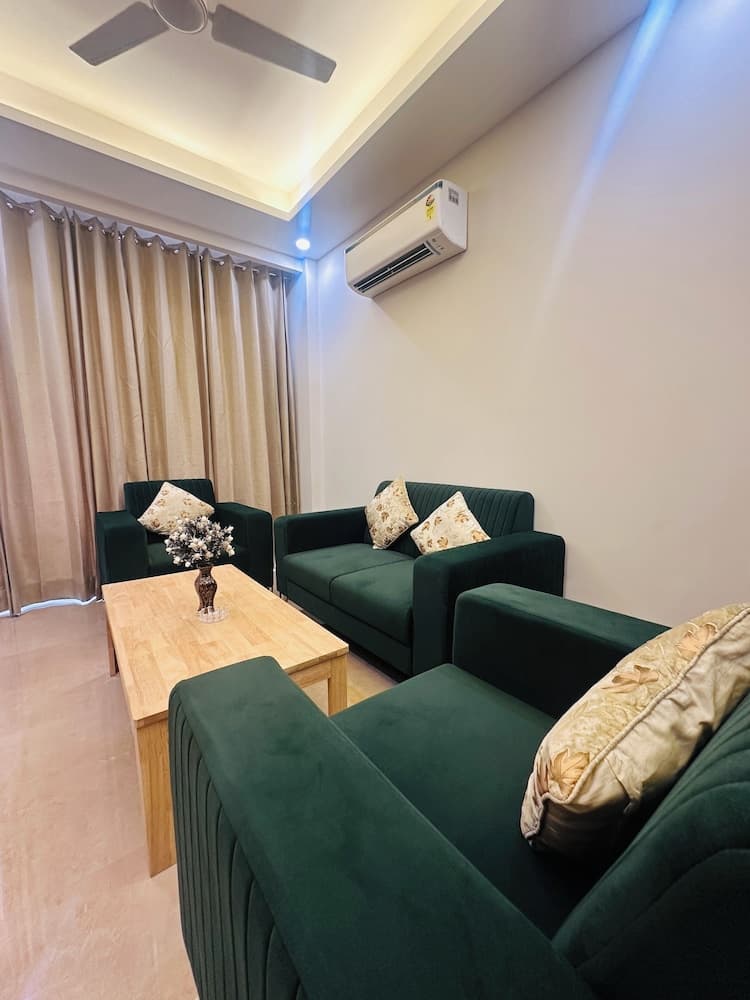 The Lodgers Luxury1BHK Service Apartment