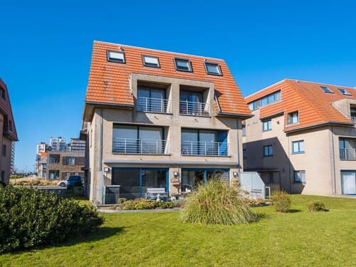 Apartment Overlooking the Green Surroundings