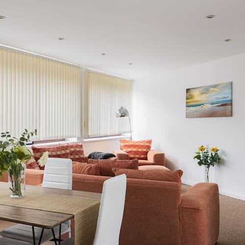 Penthouse With Views Across London
