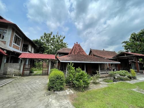 Saka Homestay Boutique & Cafe