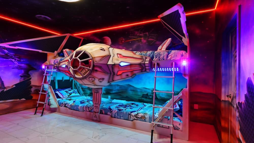 Star Wars Themed 12br Villa 10min to Galaxy's Edge