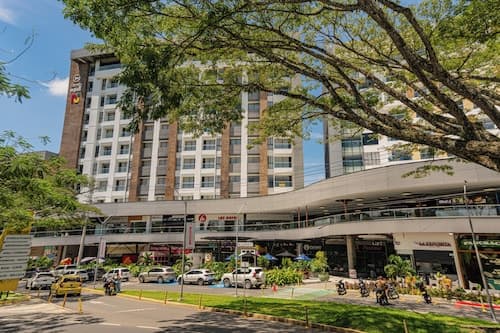 Apartasuites Cerritos Mall