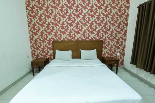 Newly Frances Hotel Cipaganti