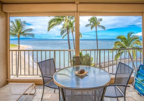 Menehune Shores, #517 1 Bedroom Condo by RedAwning