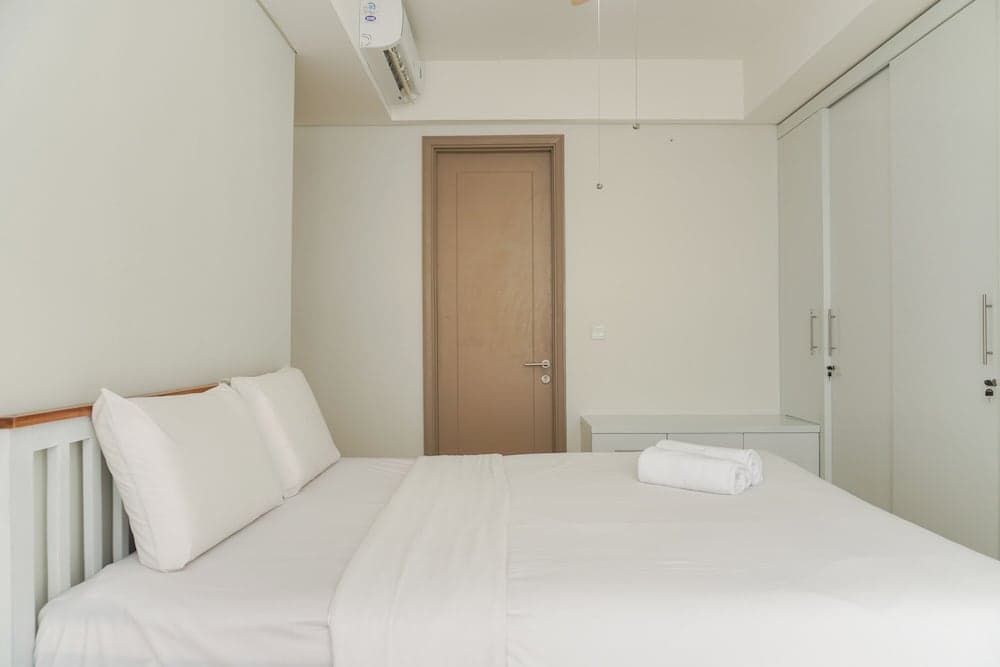 Serene And Best Location 2Br Gold Coast Apartment