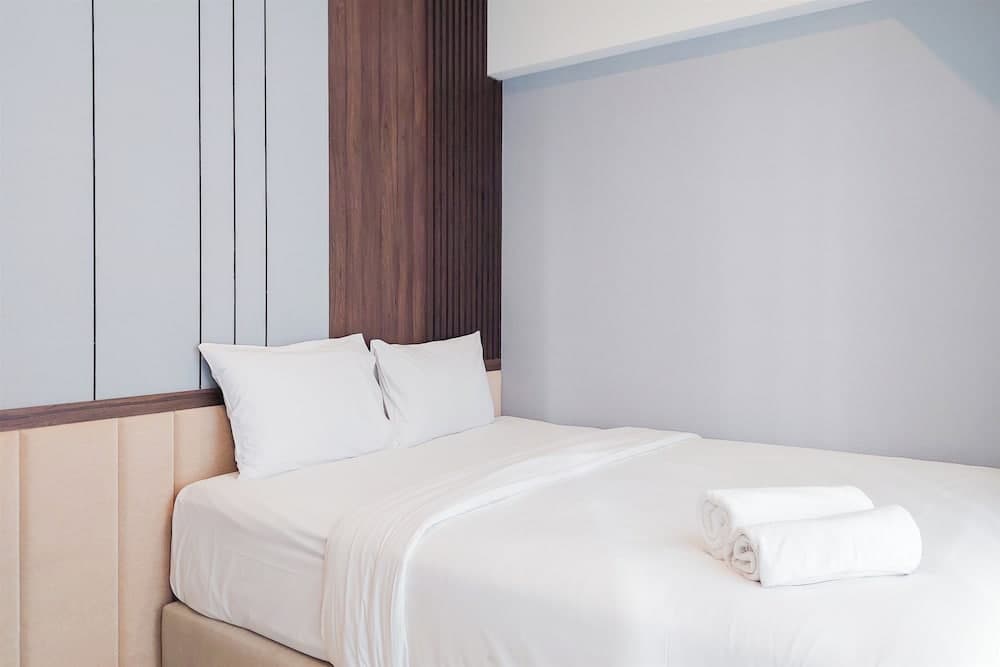 Best Deal And Homey 1Br Apartment Carstensz Residence