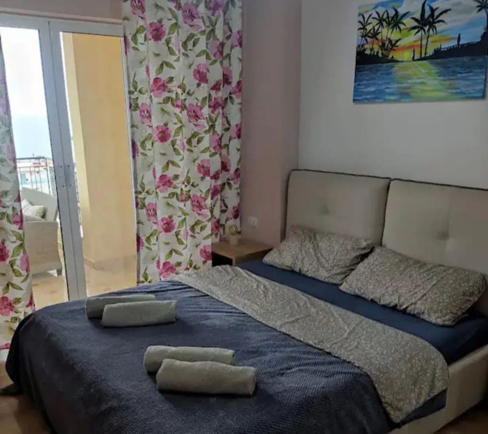 Yellow Apartment Saranda