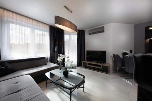 Small Venice Apartments