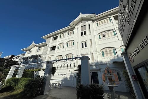 Nidhra Lanna Hotel