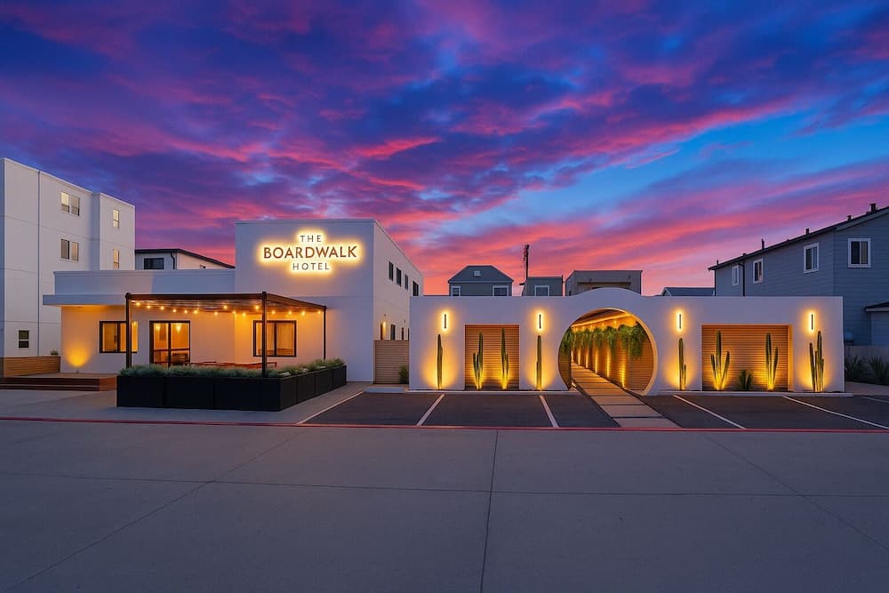 Boardwalk Hotel: Bikes, Boards & Beach Gear Included