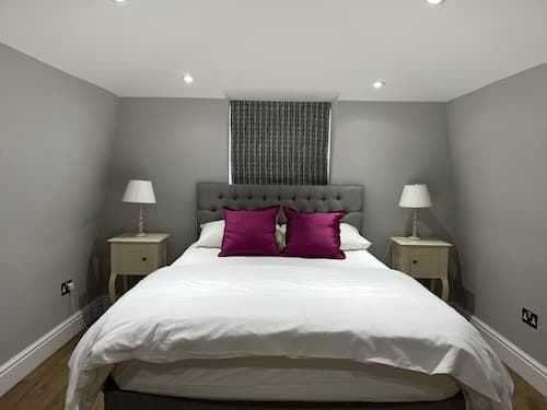 Wimbledon - Apartment - Sleeps 2 -private Entrance