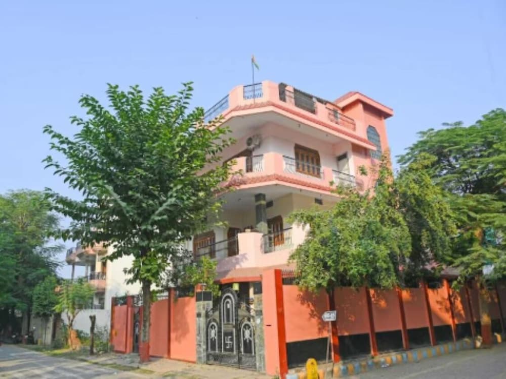 Baba Paying Guest House