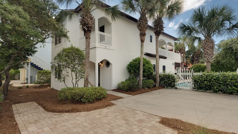 Large Private Pool ~ Minutes to Beach ~ Gulf Side ~ Seagrove