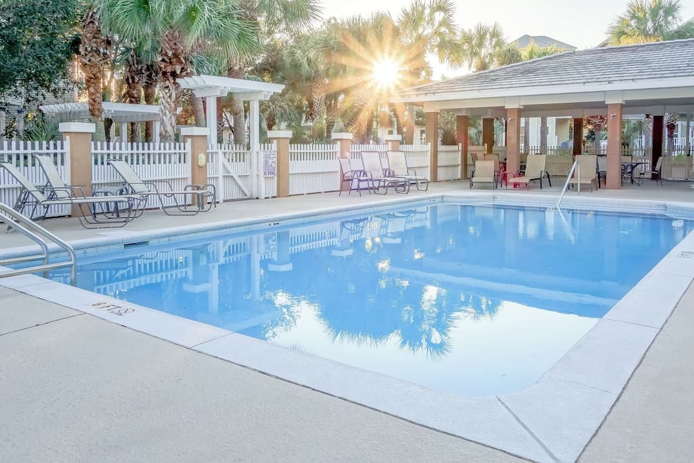 South of 30a~short Walk to the Beach, Restaurants and More!