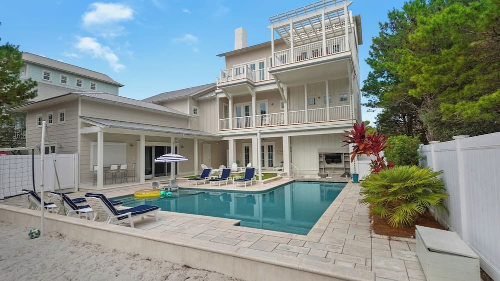 Stunning Luxury Beach Home: Gulf Views, Large Private Pool, Free Beach Setup!