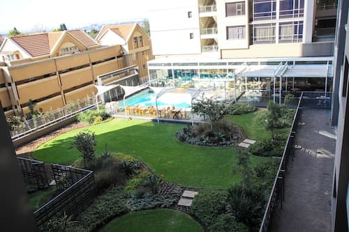 Sandton Smart Apartment Thirty-One
