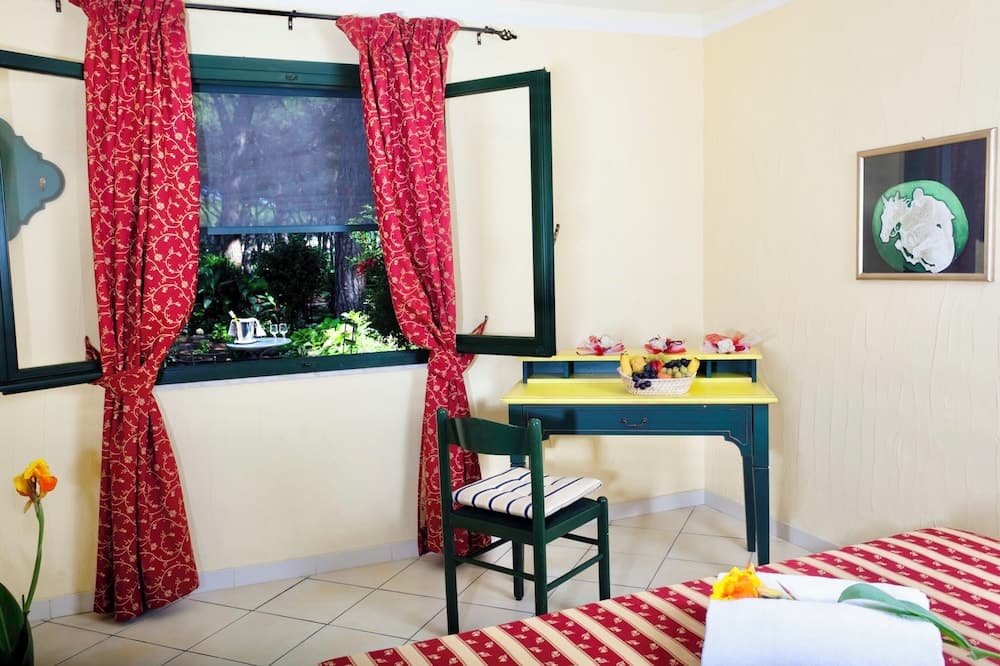 Residence with swimming-pool in Arborea