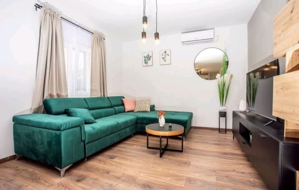 Bruno - Modern Apartment With Pool - A1
