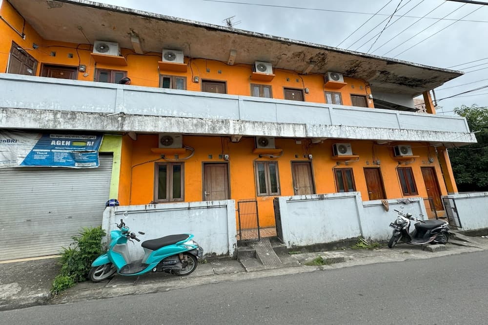 OYO 93989 Kost Indra