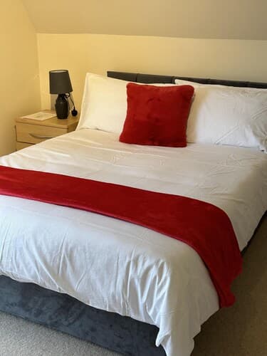 Captivating 5-bed House in Milton Keynes
