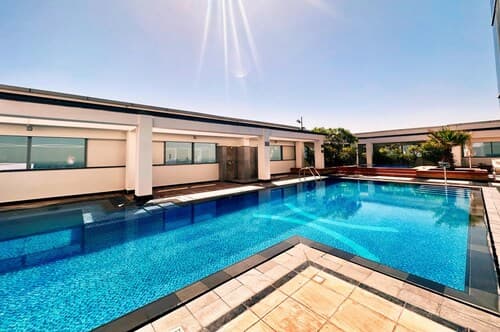 Minimalist Difc Studio w Pool Gym