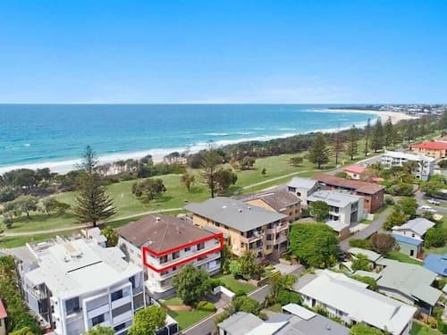 Marine Mirage - 2 Bedroom Apartment with Beachfront Vibes