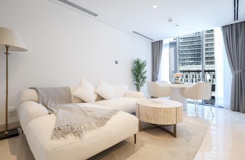 Elite LUX Holiday Homes - 2BR Suite of Elegance in Business Bay Dubai