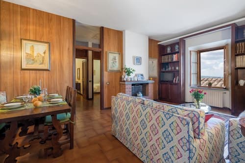Casa Martina, Piazza Delle Erbe, San Gimignano