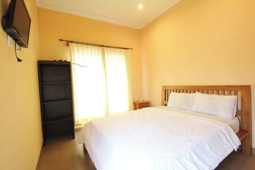 Capital O 94011 Binhari Guest House