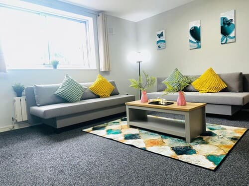 London Luxury Apartment up to 8 Guests