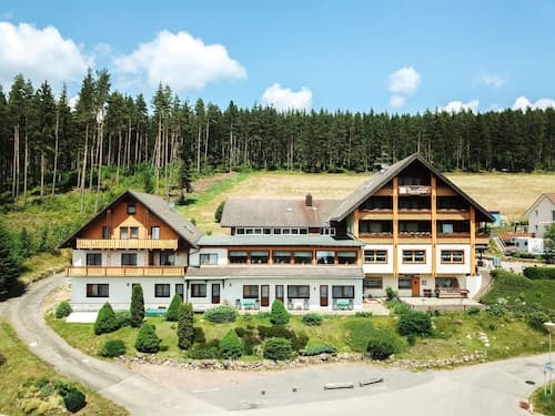 Waldhotel Auerhahn Bed & Breakfast