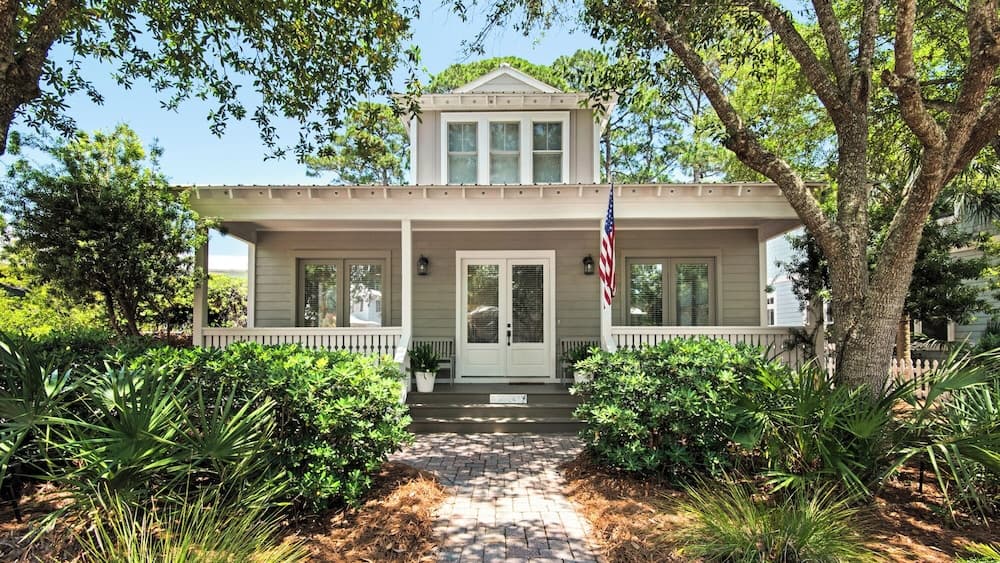Spacious Home: 5br/4.5ba, Sleeps 12, Beach Access, Cool Covered Back Porch!