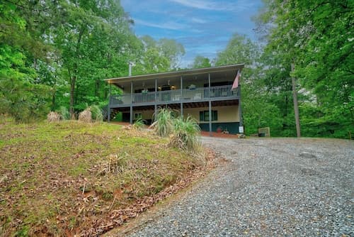 Mountain Community Home In Ellijay! Games, Private Hot Tub and Sunsets!